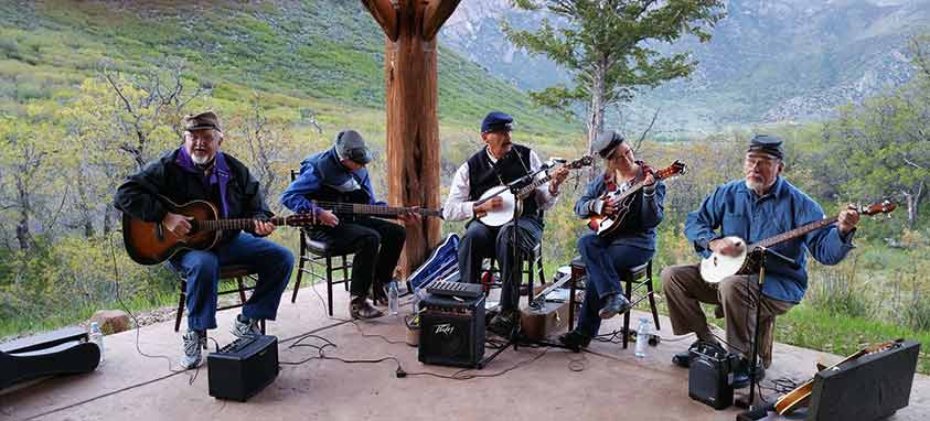 gateway-canyons-playing-in-the-band