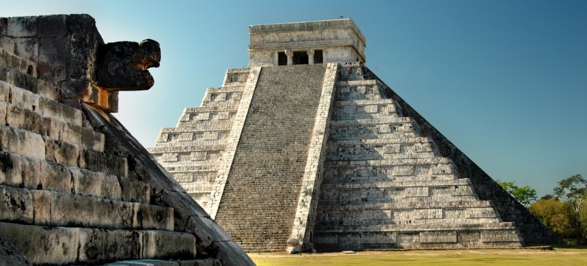the-mayan-temple-complex-of-chichen-itza-yucatan-mexico
