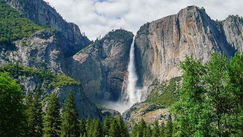 A waterfall in Yosemite National Park