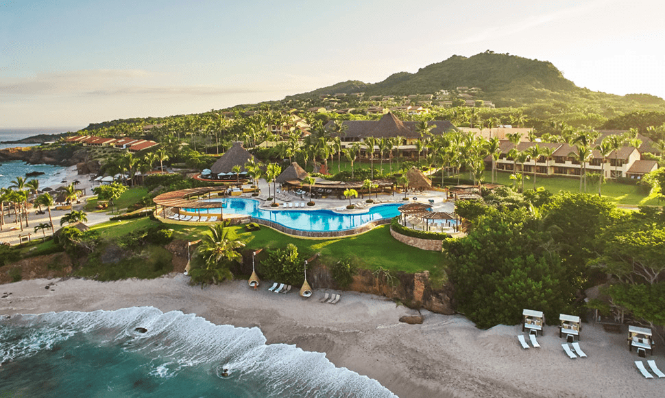 Four Seasons Punta Mita, pool overlooking the beach