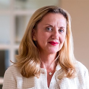 headshot of marion ryan
