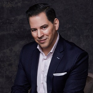 headshot of thomas harlander