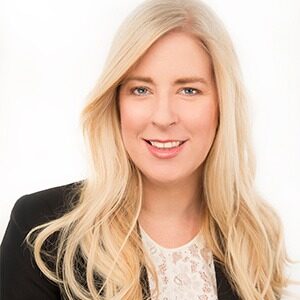 headshot of jeanne goldschmidt