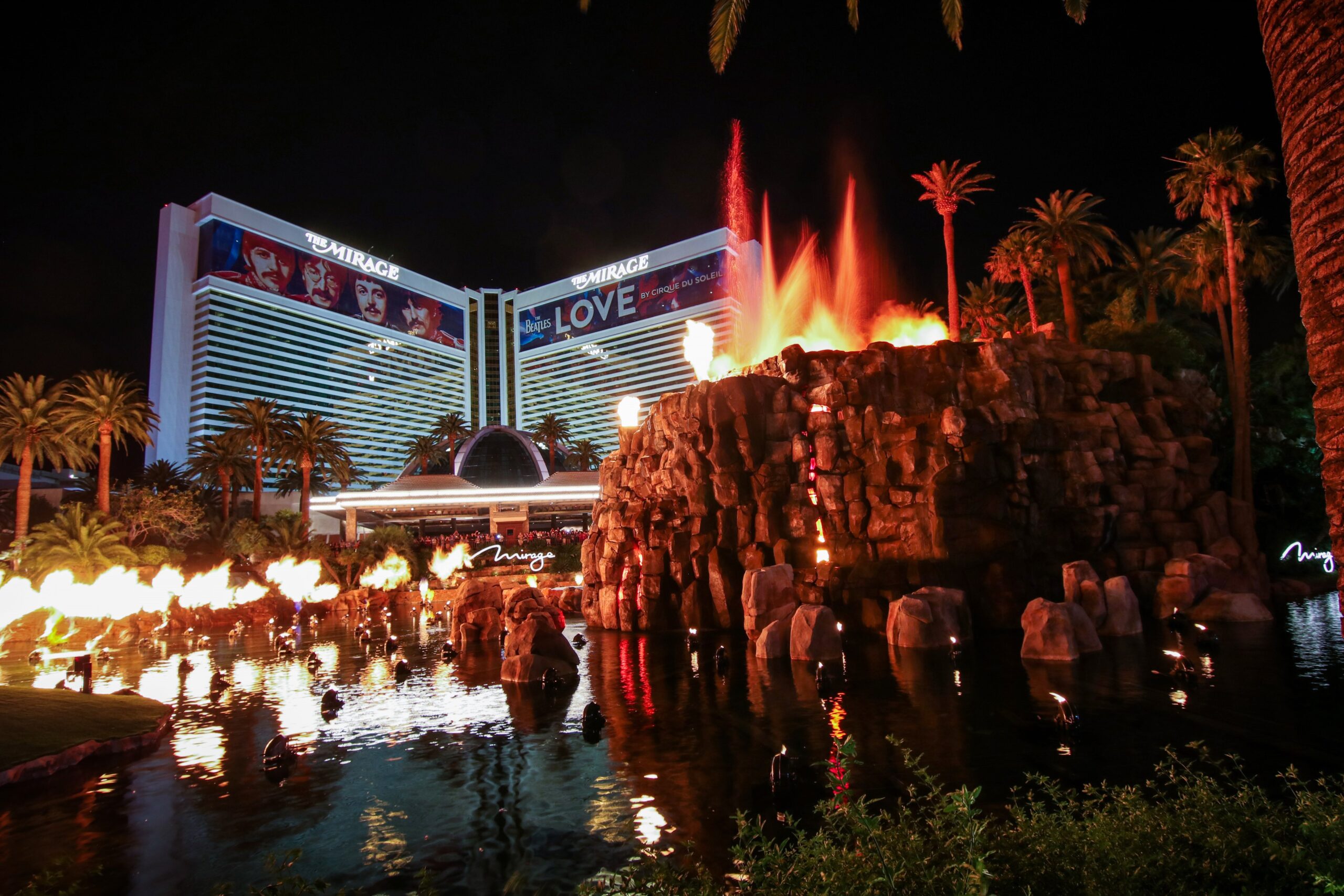 Mirage Hotel, exterior