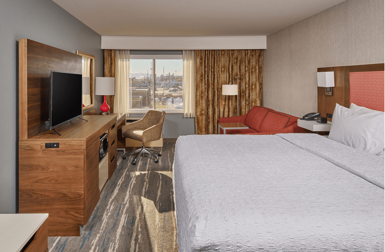 Renovated Hampton Inn Anchorage guest room