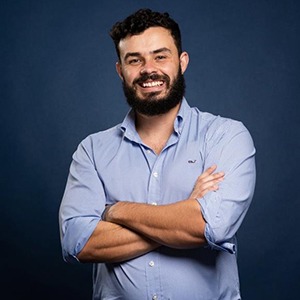 Smart Moves Headshot of Andrew Clark