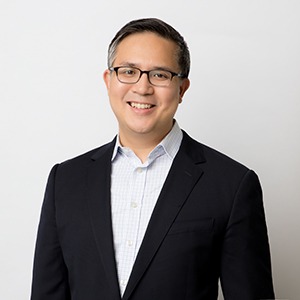 Smart Moves headshot of Chris Achacoso