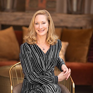 Headshot of Laura McIver