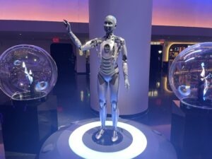 robot waving arm