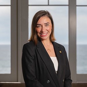 Headshot of Rosie Karakan, Director of Sales and Marketing at The Ritz-Carlton Half Moon Bay for Smart Moves
