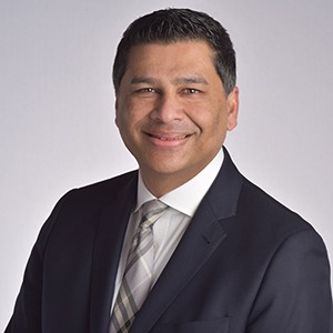 Headshot of Nik Pereira for Smart Moves