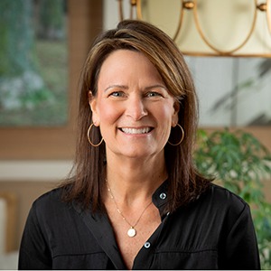 Smart Moves headshot of Susie Klein