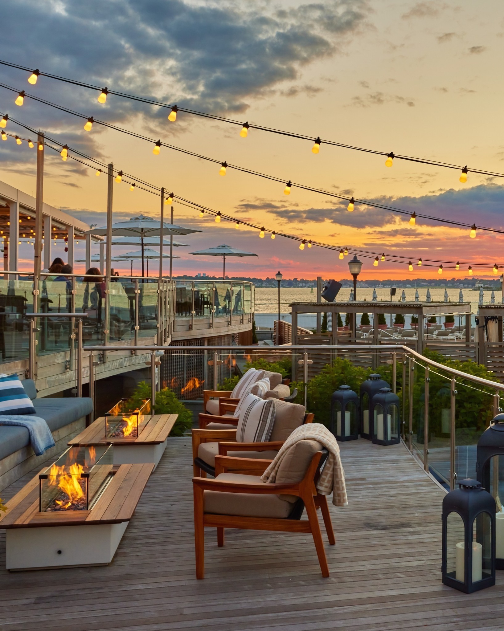 Newport Harbor Island Resort outdoor space