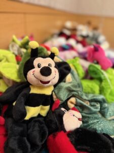 Build a buddy bee team-building