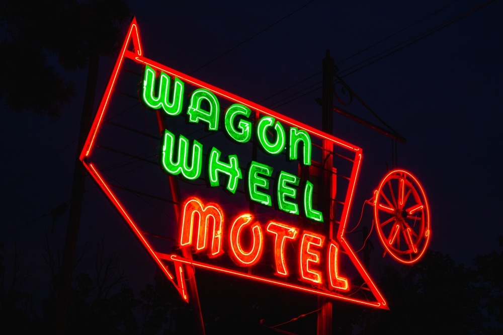 Wagon Wheel Motel sign