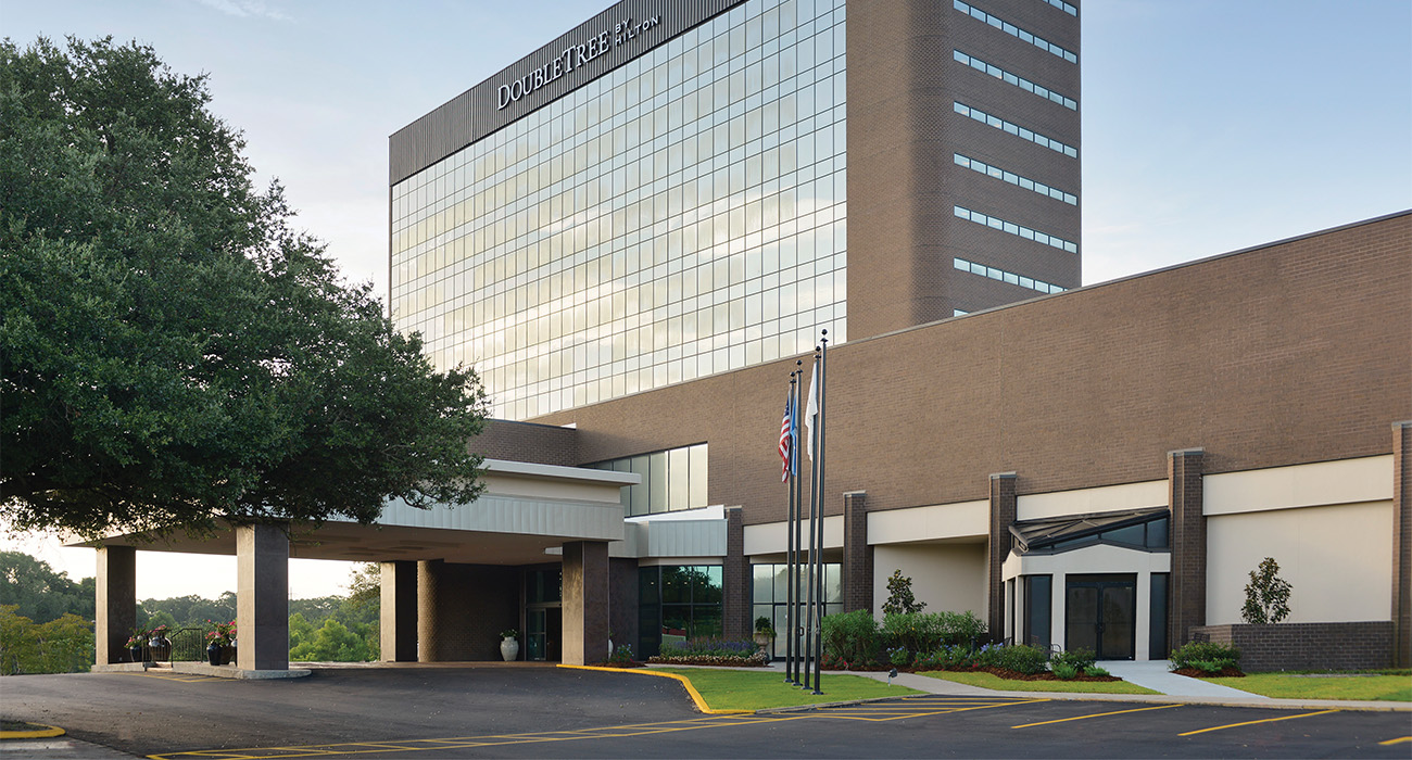 DoubleTree by Hilton Lafayette exterior