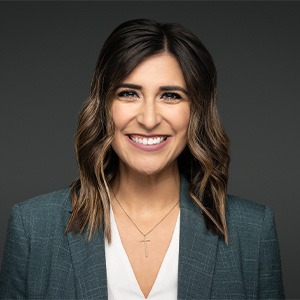 Lisa Oliviera headshot