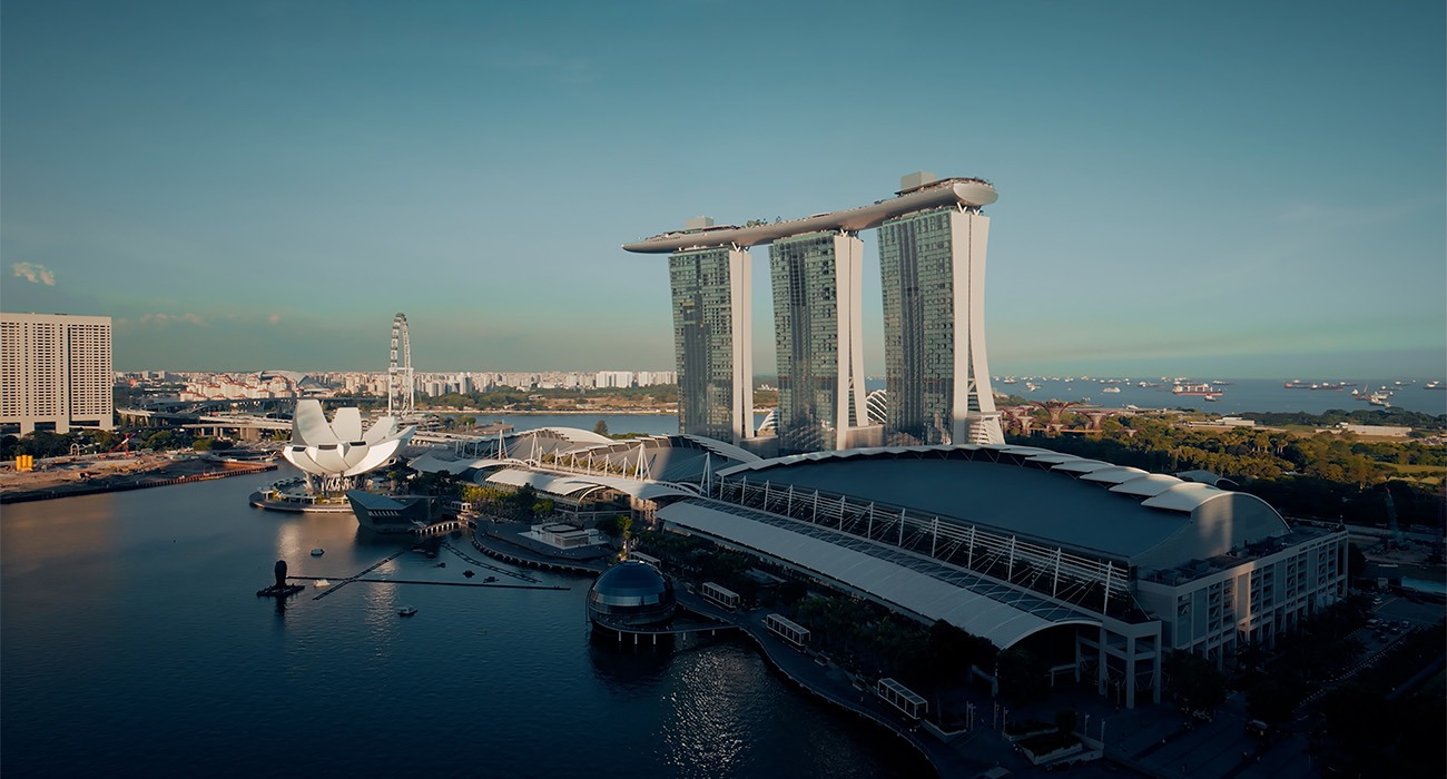 Wide shot of Marina Bay Sands
