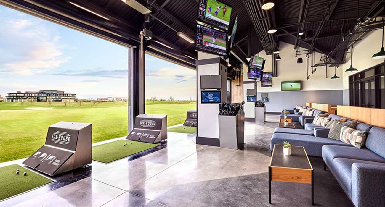 Golf hitting bay