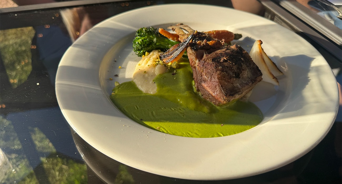 Dinner entrée of steak and vegetables at Lake Street Cafe